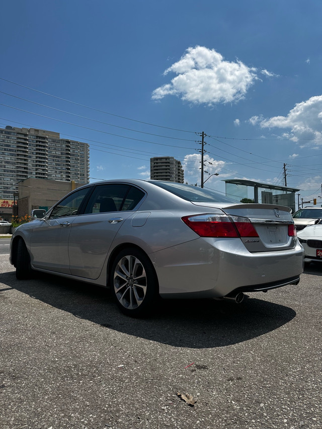 2014 Honda Accord in Cars & Trucks in City of Toronto - Image 4