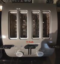 T-FAL AVANTE HIGH  SPEEED 4 SLICE TOASTER WITH    BAGEL FUNCTION