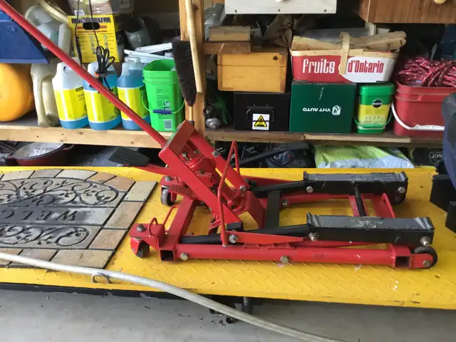 Mobile Motorcycle lift jack  in Hand Tools in Norfolk County - Image 3
