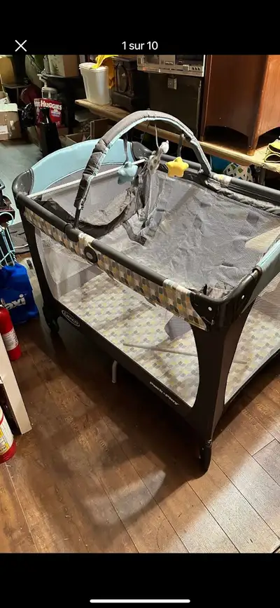 1 parc bébé Graco 29x40x33 pouces excellente condition, View more