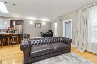 House for Rent – Beautiful 6-Bedroom Home in Langford, BC (3-min Walk to Costco!, 5 mins walk to hom...