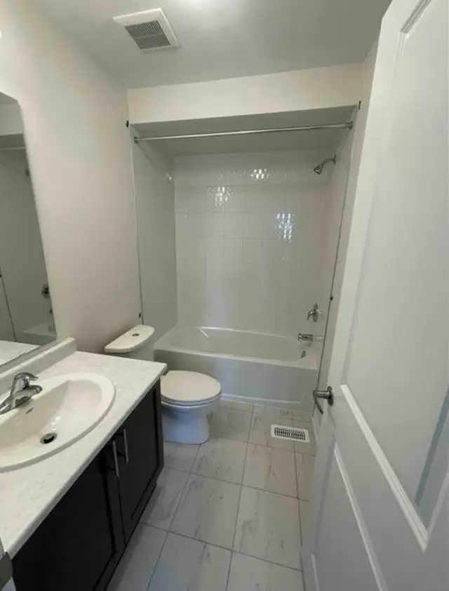 Private Room for Rent - Available from August 1st in Room Rentals & Roommates in Kitchener / Waterloo - Image 4