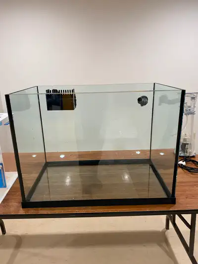 DEAL! TOTAL COST $1,650 Sell $650.00 50 Gallon Aquarium L 30 x D18 x H22 in excellent condition, mad...
