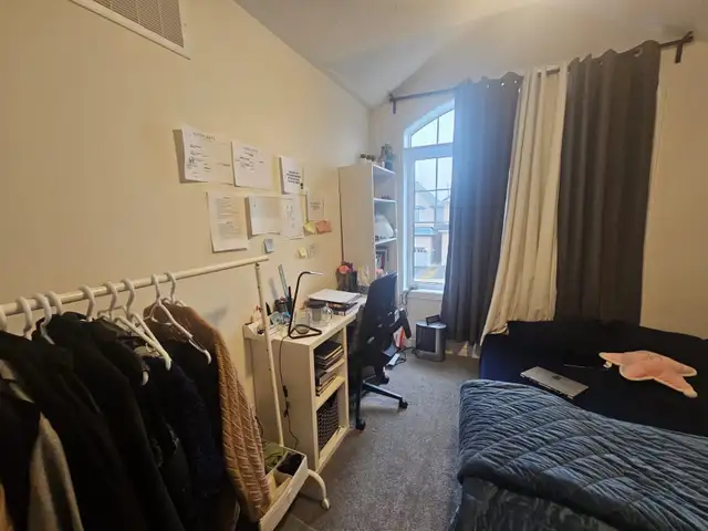 Private Room for rent for a girl in Long Term Rentals in Kitchener / Waterloo - Image 6