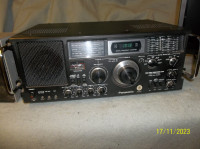 Panasonic High End AM And FM And Short Wave Radio Receiver
