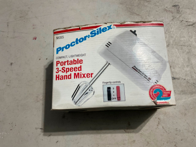 Proctor silex hand mixer new $10.00 in Processors, Blenders & Juicers in Bedford - Image 3