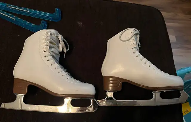Patins pour femme / Women skates in Skates & Blades in Gatineau - Image 5