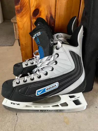 Patins Bauer pour homme presque neufs, grandeur 9