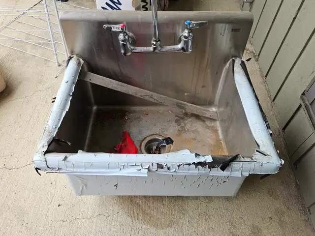 Stainless sink and faucet in Plumbing, Sinks, Toilets & Showers in Calgary - Image 3