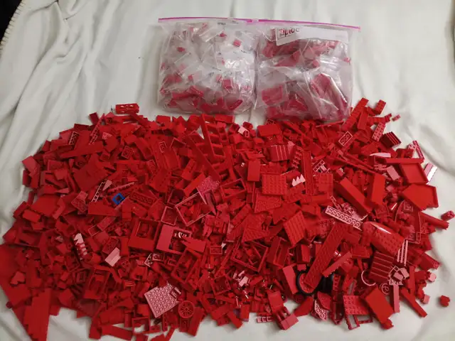 LEGO 10+ lbs Red mixed parts lot .10lbs in Toys & Games in City of Toronto - Image 2