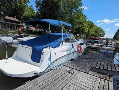Place de Quaie inclus 2025 st Blaise sur Richelieu/lac Champlain Magnifique bateau (cruiser) bayline...