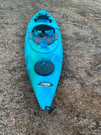 Pelican 10’ kayak with paddle