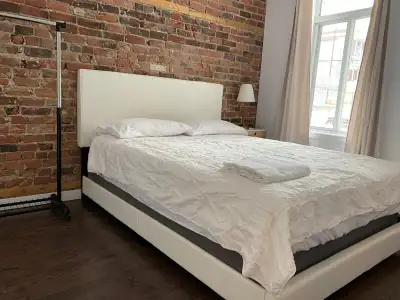 4833 Saint Urbain, Montreal Video of Apartment: https://www.youtube.com/watch?v=XiR3UtXHD0M&t=7s ***...