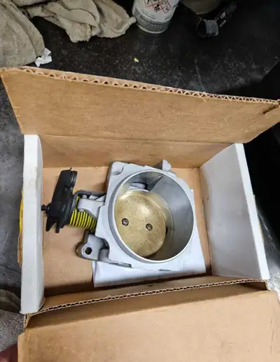 GM / Chev Custom 1996-09 Vortec 4.3L 5.0L 5.7L 75mm throttle body matches the intake manifold plenum...