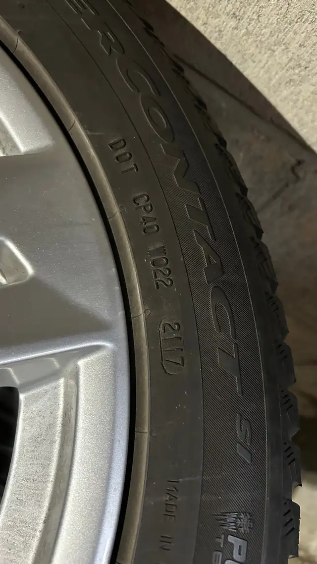 Audi 225/50/R17 Winter Tires 90% New with original Rims in Tires & Rims in City of Toronto - Image 4