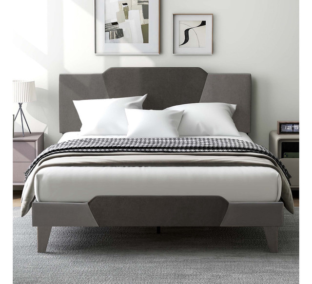 New Queen platform bed  in Beds & Mattresses in Bedford - Image 2