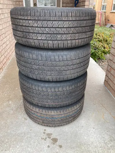 Audi Q7 Alloy Rims with All season tires installed and balanced. 2 Tires are very good and 2 Tires a...