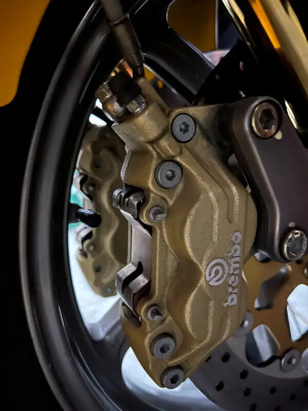 Ducati Brembo brake calipers 748 998 P4 2 pad 65mm axle mount oe in Other in City of Toronto - Image 7