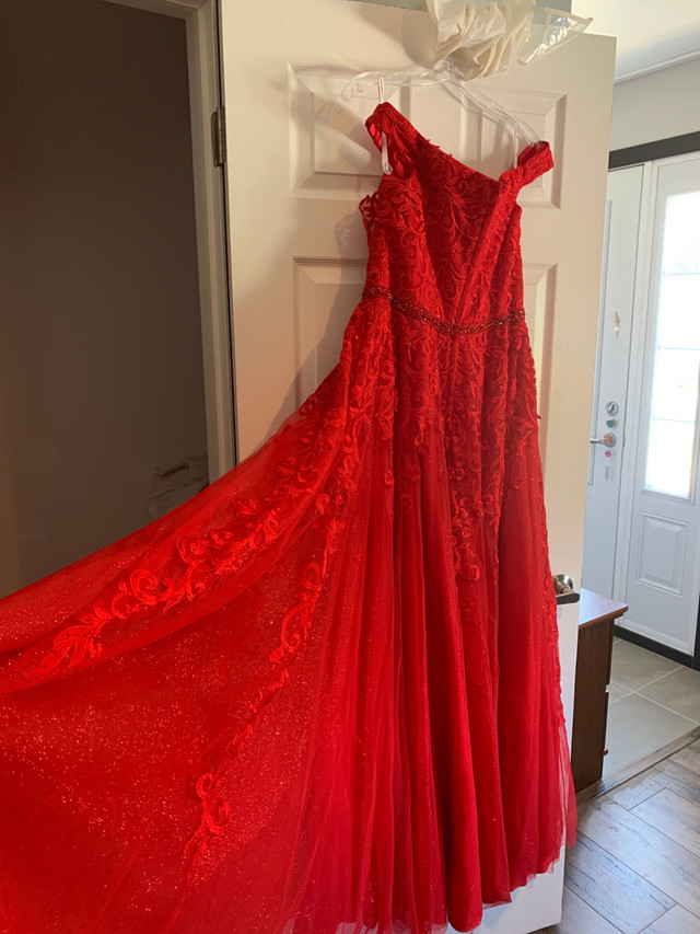 Robe de bal mariage  dans Femmes - Robes et jupes  à Trois-Rivières