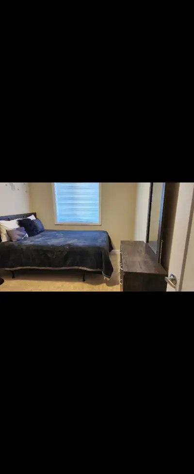 I am looking to rent 2 rooms in my home. I am looking for a single mom who has one kid. 5 - 10 minut...