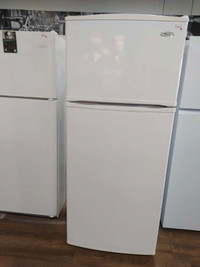 Réfrigérateur 15pi3  réusiné  avec garantie et taxes  payées
