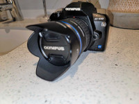 OLYMPUS E-410 DIGITAL CAMERA  W 14-42 AF Zoom Lens  Extras! READ