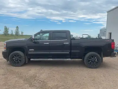 2018 2500hd high county diesel 20” fuel wheels in great condition no rust 180km bed liner tonneau co...