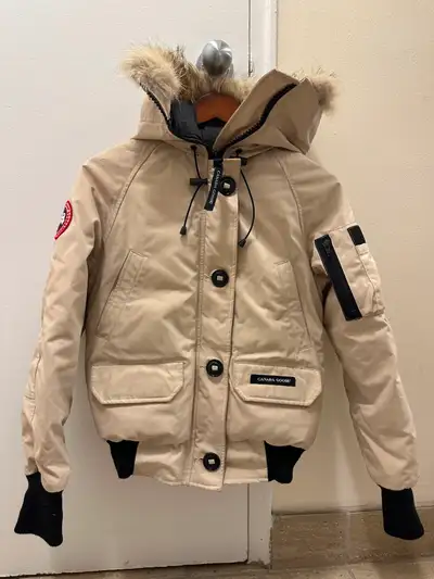 WOMEN'S CANADA GOOSE WINTER JACKET, View more