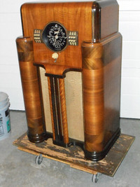 WANTED old antique radios and PARTS