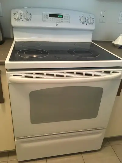 Cuisinière à vendre, View more