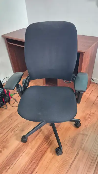 LOCATED IN AYLMER MOVING SALE!!! Steelcase Leap V2 ergonomic chair plus free walnut computer desk Ve...