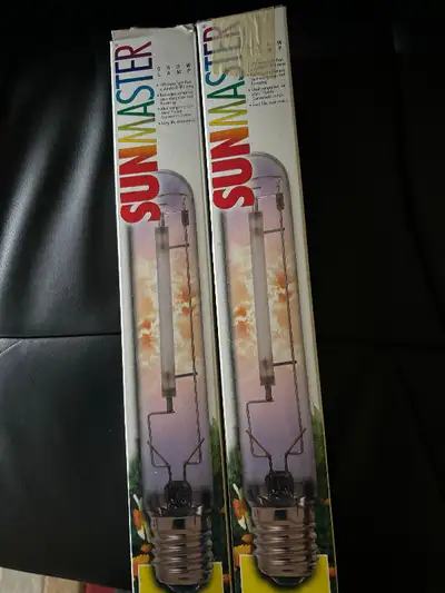 Light bulbs for grow lamps $10 each In boxes