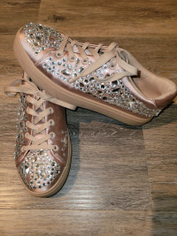 Aldo gems embroidery shoes size 6 5