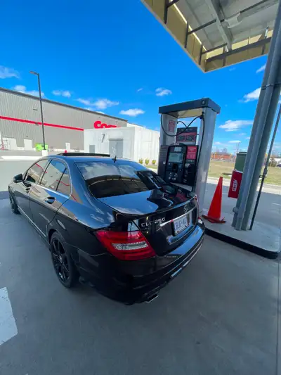 186000 km: Don't pay me taxes! NO HST (13%) AS IS, Good Price Range. No lowballers. 90% my car parke...