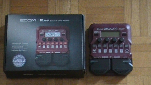 Zoom B1 Four Multi Bass Effects Processor dans Amplificateurs et pédales  à Ville de Montréal