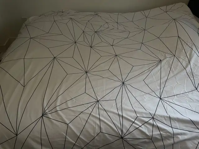 Queen Bed duvet cover Society6 in Beds & Mattresses in City of Toronto - Image 4