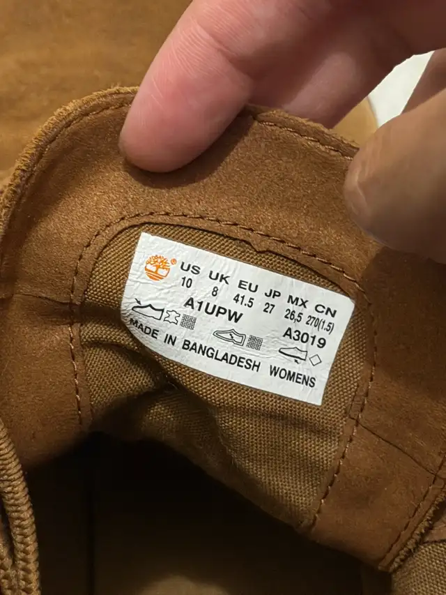 Timberland Boots - Women’s Sz 10 in Women's - Shoes in Markham / York Region - Image 4