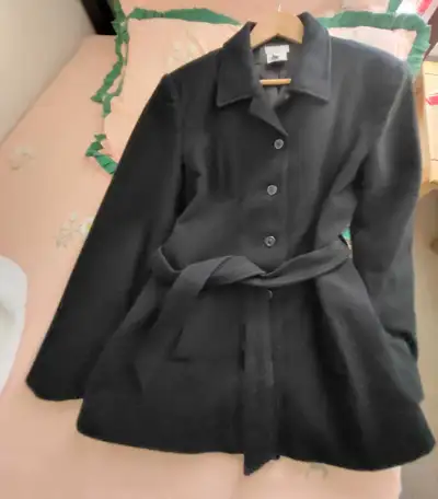 Black medium woman's winter coat , View more