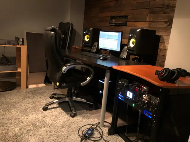 looking for singer for original hard rock studio project