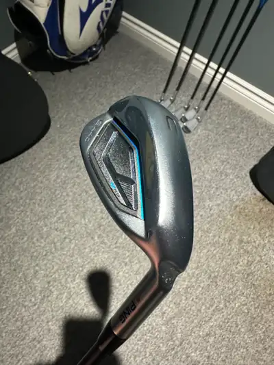 PING G440 IRONS.. 6 TO AW.. REGULAR FLEX.. STOCK PING GRAPHITE ALTA CB BLUE SHAFT.. PING BLACK DOT (...