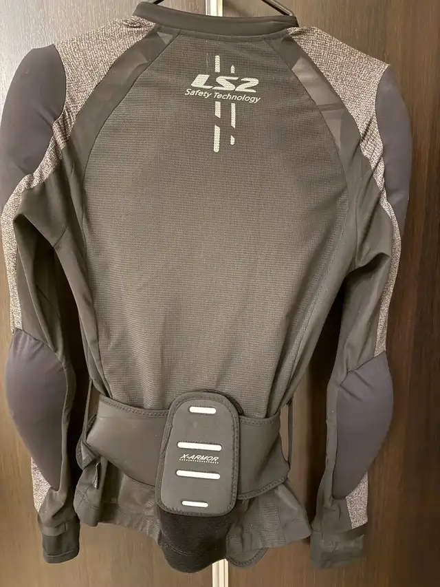LS2 Motorcycle Jacket in Other in Regina - Image 3