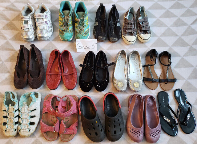 Girls Size 5 , Boots Sneakers Shoes Sandals Crocs - 14 Pairs $40 in Kids & Youth in Trenton