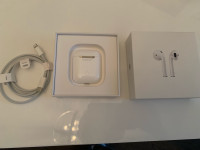 Genuine 2nd Gen Airpods - like new 