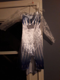 elysa costume size 4