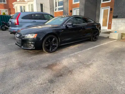 2010 Audi A5 Quattro Premium S-Line La voiture roule parfaitement, aucun voyant n'est allumé et aucu...