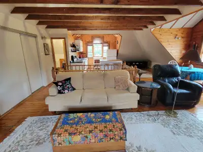 Fully furnished Apartment located in downtown Elora. Walking distance to the Famous Elora Gorge , Wa...