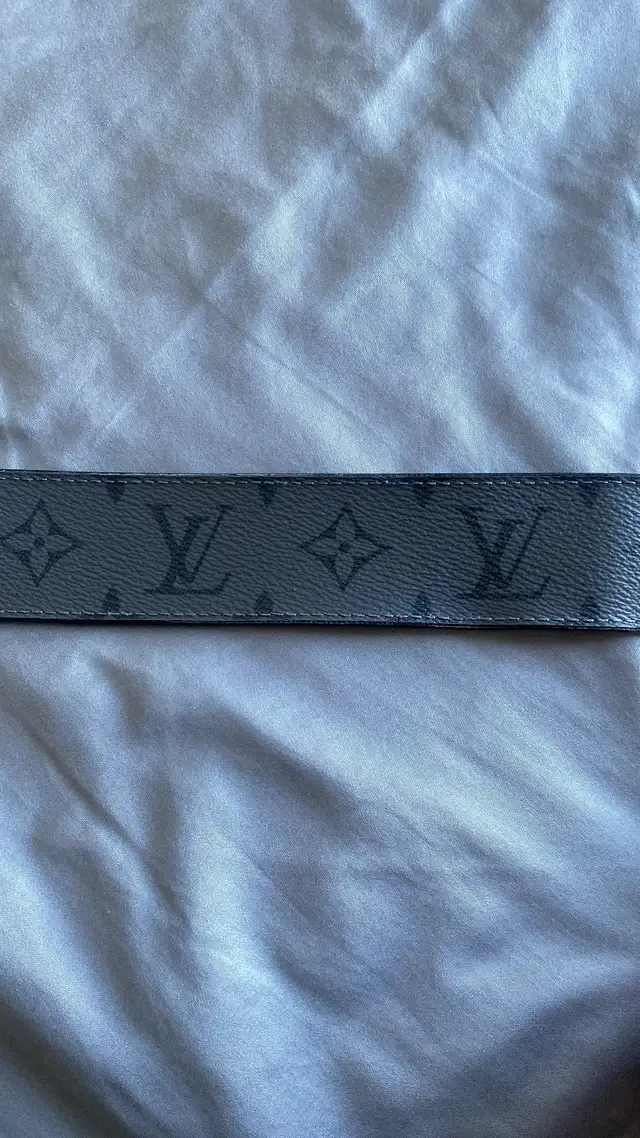 Louis Vuitton Reversible Belt in Men's in Mississauga / Peel Region - Image 4