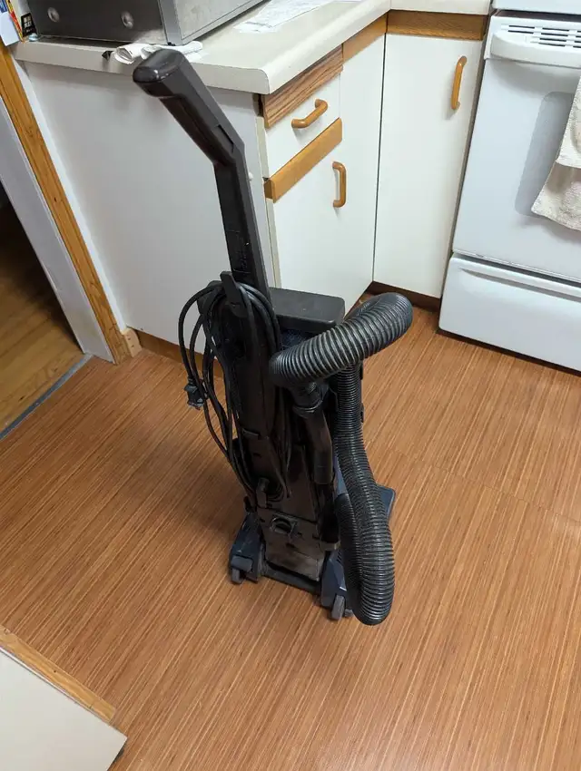 Hoover vacuum  in Vacuums in Winnipeg - Image 3