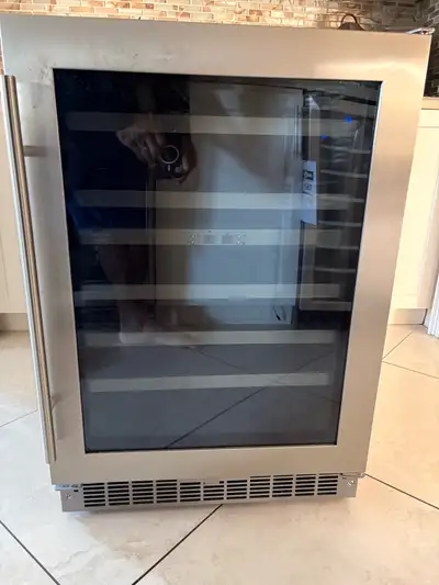 Silhouette Built-In Wine Cooler – Not Working / For Parts – $100, View more