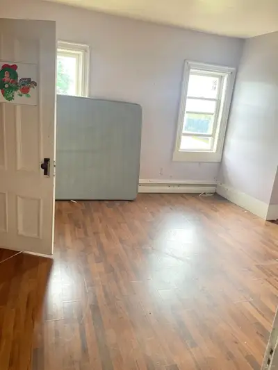 2 Bedroom Apartment – Acadia Ave – Heat & Water Included